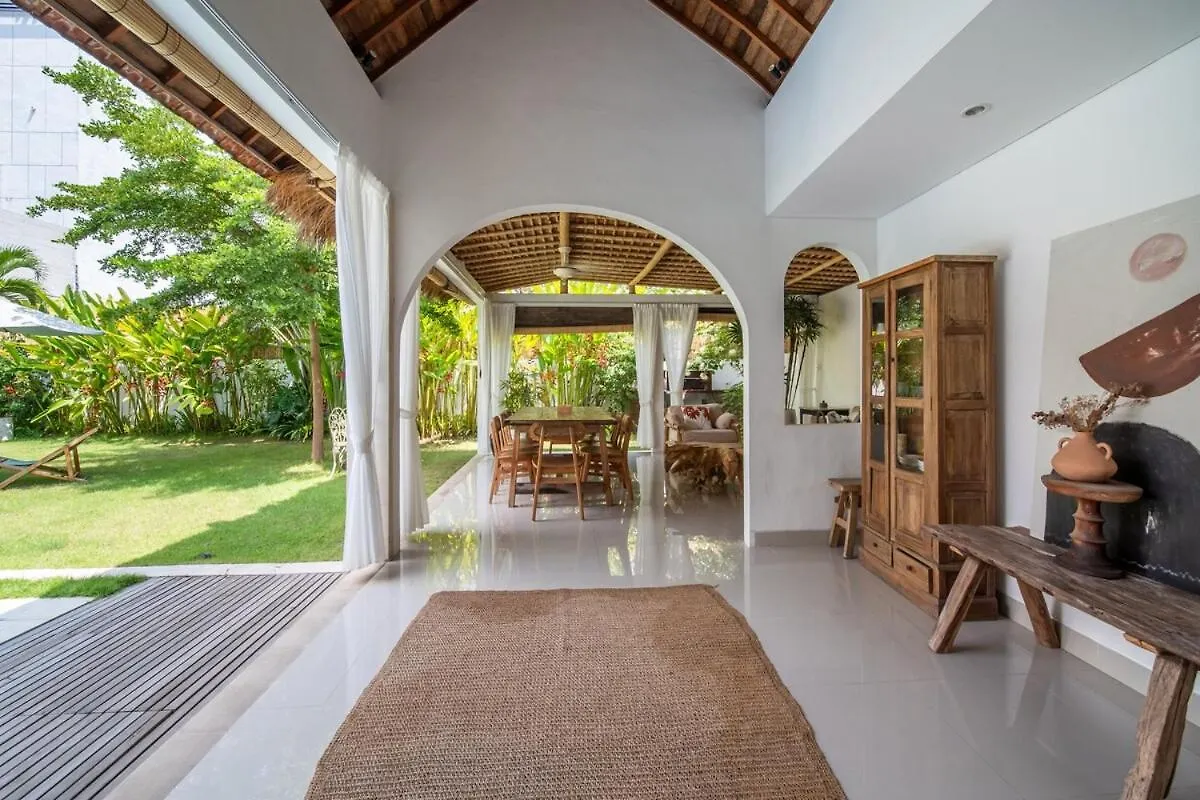 Villa 3Br Green Oasis Downtown Berawa Canggu