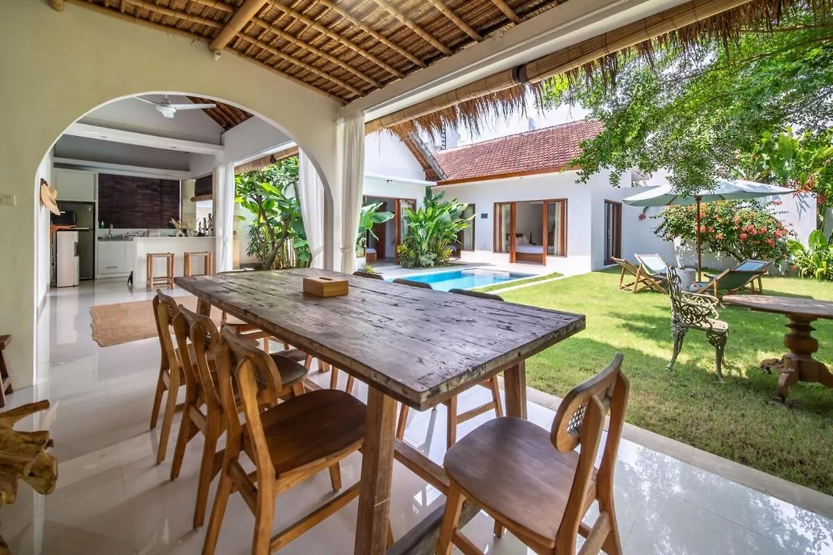 Villa 3Br Green Oasis Downtown Berawa Canggu