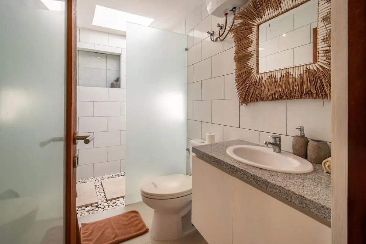 Villa 3Br Green Oasis Downtown Berawa Canggu